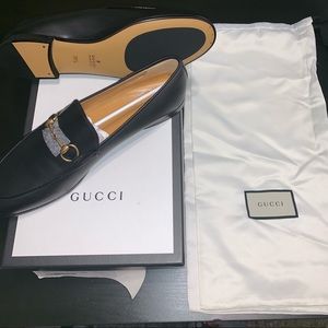 Gucci Jordann Black leather Gold Horsebit loafers*